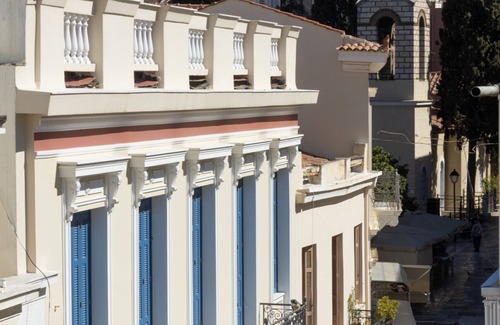 Plaka Apartamento | Downtown Cocoon with Roof Deck - Kidathineon small