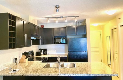 Central Okanagan Casa | Downtown Condo Resort by the Beach