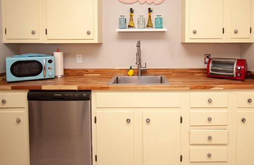 Barelas Casa | Downtown Darling: Pets + 1.2GB WiFi + New KIT + DT