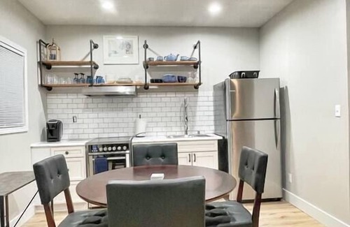 Decatur Casa | Downtown Decatur Pet-Friendly Suite