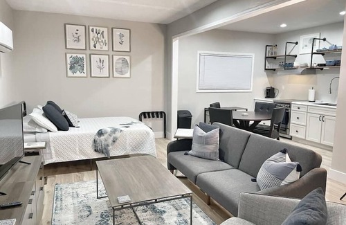 Decatur Casa | Downtown Decatur Pet-Friendly Suite