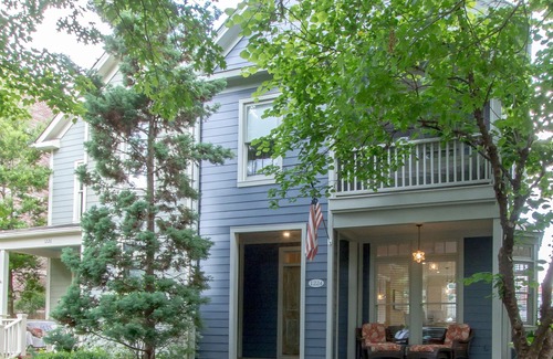 Salemtown Casa | DOWNTOWN DREAM ❤ PRIVATE YARD ❤ WALK 2 RESTAURANTES