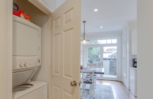 Salemtown Casa | DOWNTOWN DREAM ❤ PRIVATE YARD ❤ WALK 2 RESTAURANTES