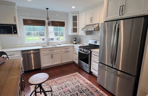Thomasville Otro | Downtown Farmhouse