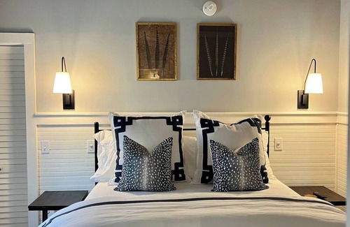 Thomasville Otro | Downtown Farmhouse