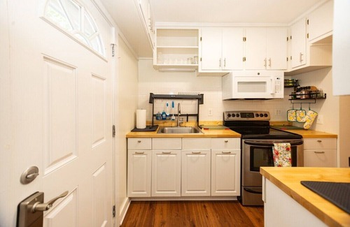 Durham Casa | DownTown-Fenced-Medical-Work Stay Perfect-BlazingWifi-