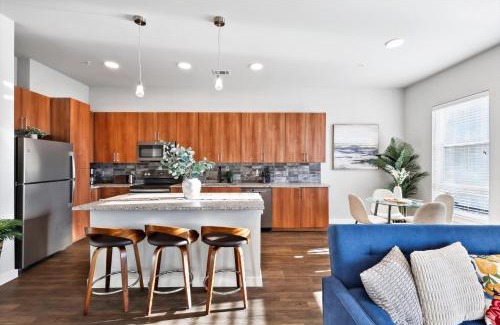 Fort Worth Apartamento | Downtown Fort Worth Luxe Retreat, Pool, Gym and Free Parking