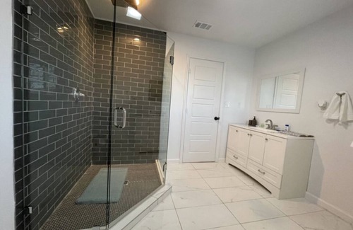 Haltom City Casa | Downtown Fort Worth 3 Bed luxury house