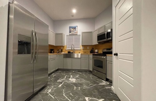 Haltom City Casa | Downtown Fort Worth 3 Bed luxury house
