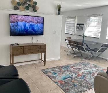 Sailboat Bend Apartamento | Downtown FTL apartments on the River