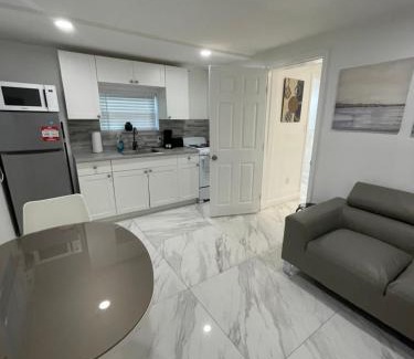 Sailboat Bend Apartamento | Downtown FTL apartments on the River
