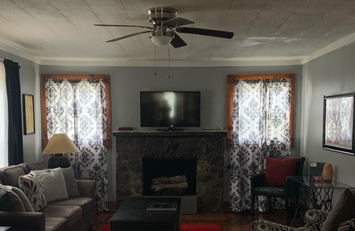 Valdese Casa | Downtown Garcia, a Spanish bungalow convenient to Morganton, Hickory, Lenior