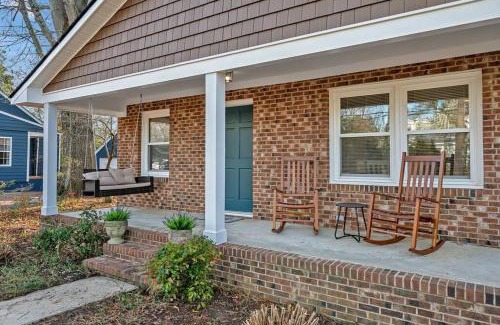 Apex Casa | Downtown Gem, 2 Kings, 1 Queen, Newly Renovated