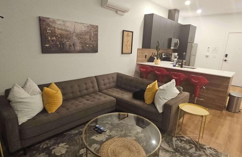 Downtown Halifax Apartamento | Downtown Gem, Perfect for Families & Groups, AC