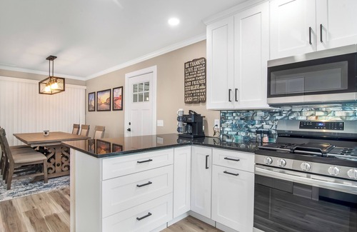 Geneva Casa | Downtown Geneva Coach House