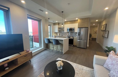 Downtown Halifax Apartamento | Downtown Halifax, spotless & modern 2 BR, 2 BATH in the heart of it all.