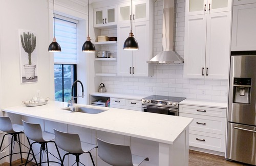 Queens Square Condominio | Downtown Heritage Condo
