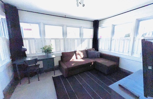 Harrison Casa | 🌇DoWnToWn HoUsE🏡 / 3min WALK to TrainSTATION & facilities / Clean-Spacious-Quiet