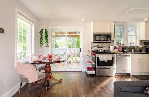 Kitchener Casa | Downtown House: Patio - Fire Pit - Lawn Chairs