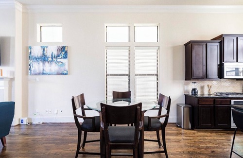 East Downtown Houston Casa | Downtown Houston Haven: Stylish & Spacious!