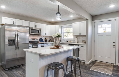 Fountain Square Cabaña | Downtown Indianapolis Home ~ 3 Mi to Canal Walk!