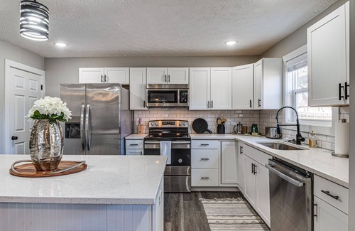 Fountain Square Cabaña | Downtown Indianapolis Home ~ 3 Mi to Canal Walk!