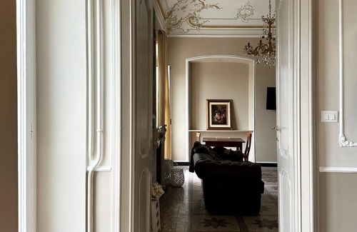 Castelletto Casa | Downtown