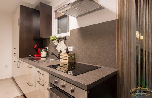 Koper Apartamento | Downtown Koper Spacious Apartment with Balcony - Two Bedroom Apartment with Balcony