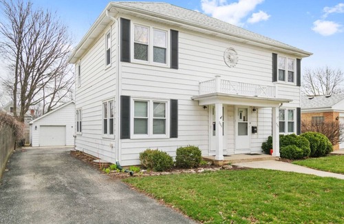 Libertyville Apartamento | Downtown Libertyville Duplex Near Naval Base!