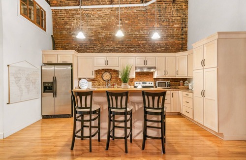 Cookeville Condominio | Downtown Loft on Historic West Side of Cookeville