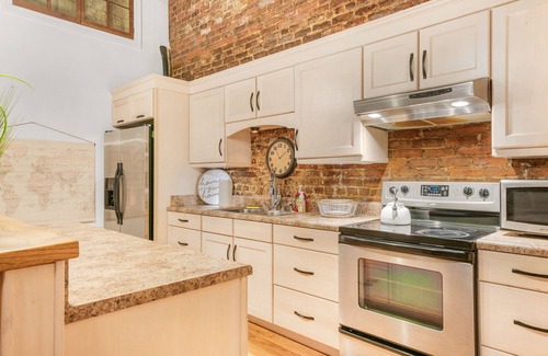Cookeville Condominio | Downtown Loft on Historic West Side of Cookeville