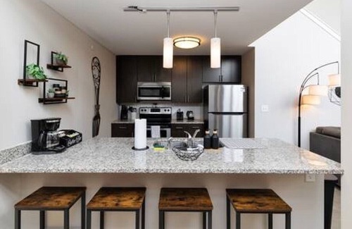 Downtown Des Moines Apartamento | Downtown Loft Skyline View 2BR