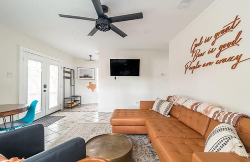 Wimberley Casa | Downtown Lonestar Bungalow at Beer Ranch Project