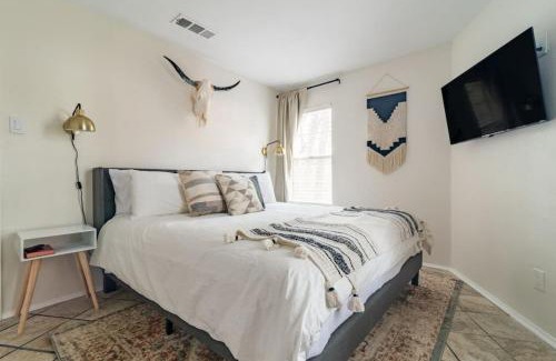 Wimberley Casa | Downtown Lonestar Bungalow at Beer Ranch Project