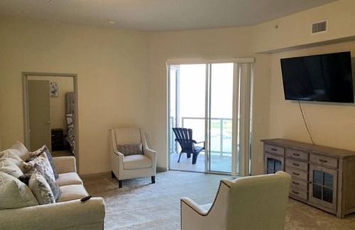 Waterfront Condominio | Downtown Long Beach Condo 2Bed/2Bath Amazing View!