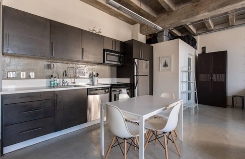 Historic Core Apartamento | Downtown Los Angeles Studio Loft with Free Parking