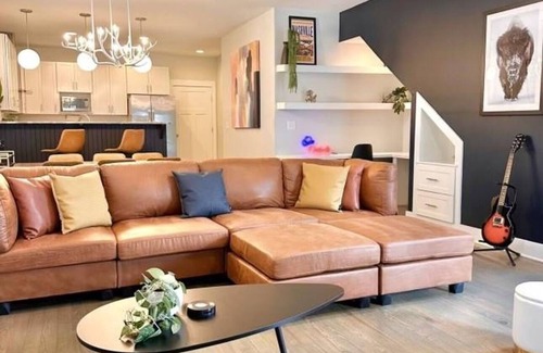 Salemtown Casa | Downtown Luxury - 1.6m Walk to Downtown Nash!