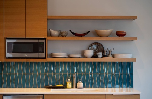 Downtown Asheville Apartamento | The Sinclair: 202: LUJO URBANO MODERNO: UNA NUEVA residencia contemporánea de calidad