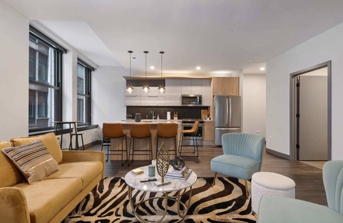 Downtown Chicago Apartamento | Apartment in The Loop: Great Amenities, Near Shops