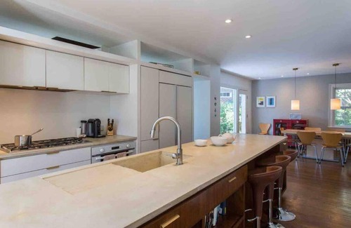 North Downtown Casa | Downtown Mall Architecturally Designed House