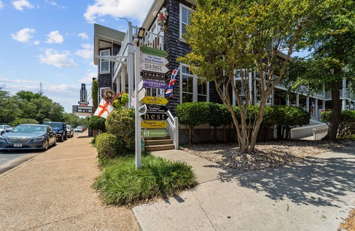 Historic Downtown Manteo Apartamento | Downtown Manteo Studio - 12 minutes to OBX beaches!