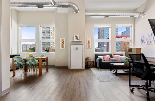 Near South Side Condominio | Downtown McCormick &. Museums 2bd/2ba +gym&rooftop