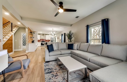 McKinney Casa | Downtown McKinney Modernized Historical home