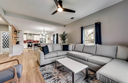McKinney Casa | Downtown McKinney Modernized Historical home
