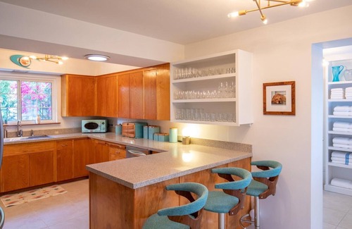 Warm Sands Casa | Downtown Mid Mod Warm Sands Centrally Located