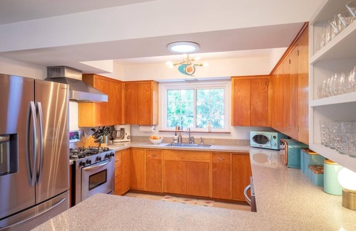 Warm Sands Casa | Downtown Mid Mod Warm Sands Centrally Located