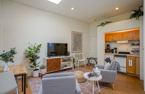 Downtown Albuquerque Apartamento | Downtown Modern Studio, centrally located
