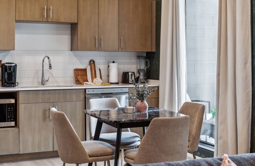 Eighth Avenue Condominio | Downtown Nashville/ Gulch Luxury Condo- Sleeps 6