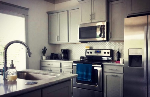 East Bank Casa | El centro de Nashville House by Stadium Broadway