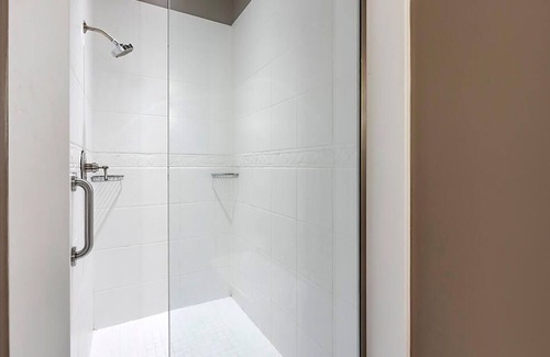 Downtown Nashville Complejo | Downtown Nashville located in Printer's Alley with King Bed!
